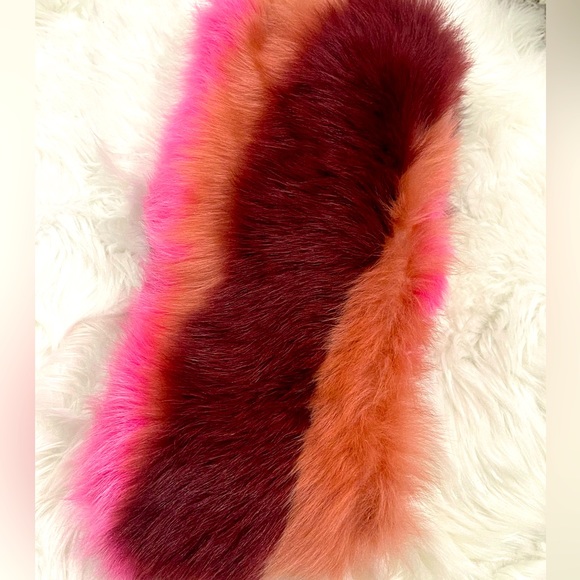 NWOT . . .  Ugg Australia City Ombré Infinity Scarf - Picture 1 of 5